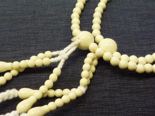画像1: 【乳白】 綿房 ◇プラスチック製念珠